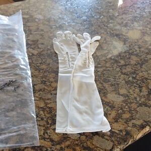 Vintage White Opera-Length Gloves